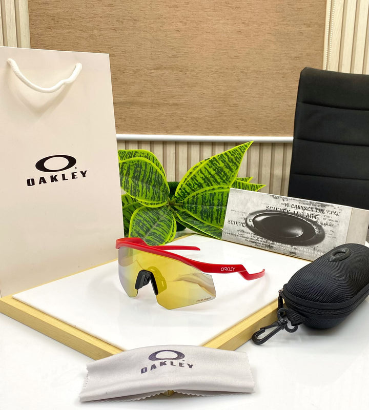 Oakley Hydra sport Sunglasses (MAROON & GOLDAN) 🕶️